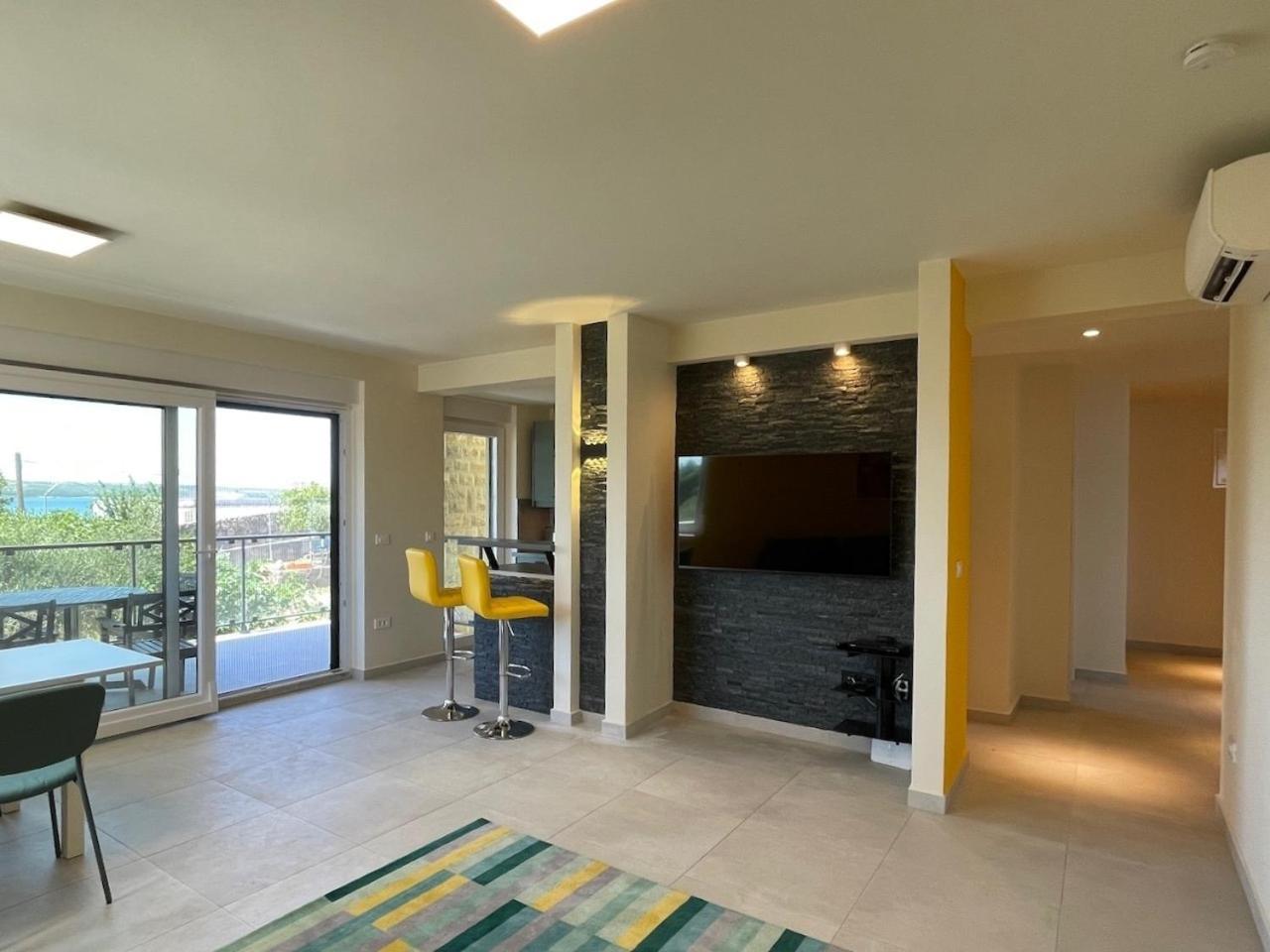 Ferienwohnung Mit Beheiztem Pool, 60 M Vom Strand Maslenica Buitenkant foto