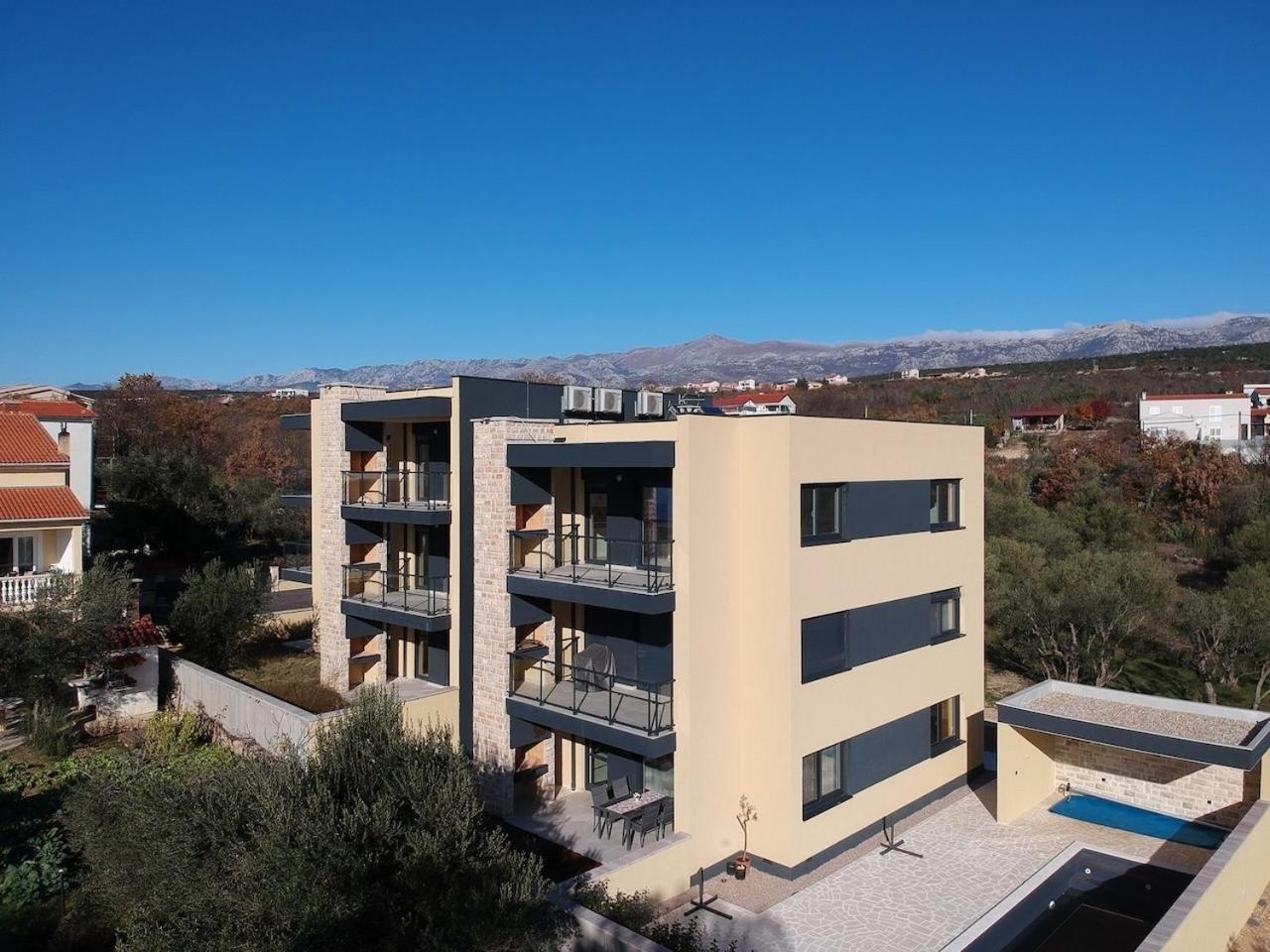 Ferienwohnung Mit Beheiztem Pool, 60 M Vom Strand Maslenica Buitenkant foto
